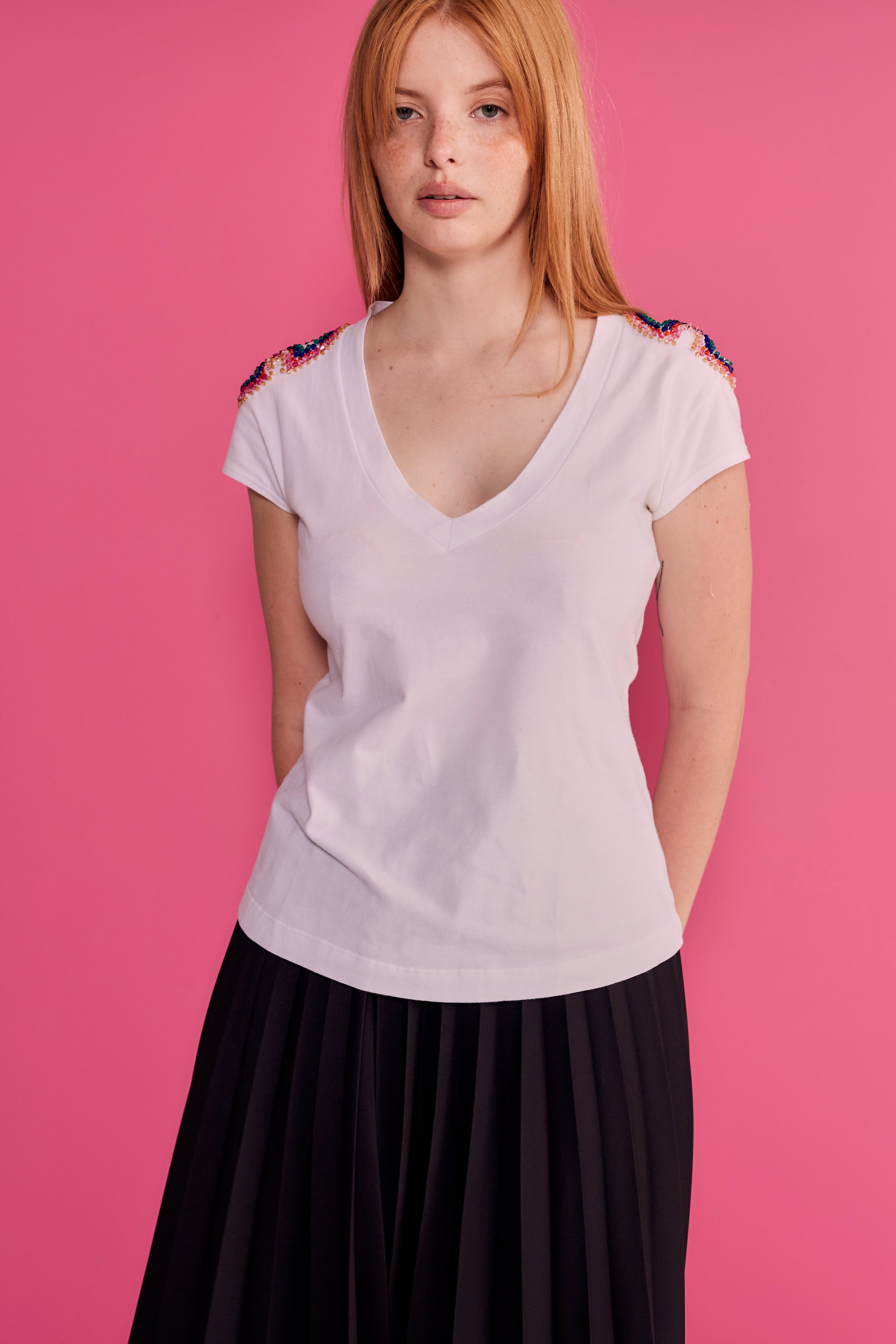#color_white and multi color shoulder