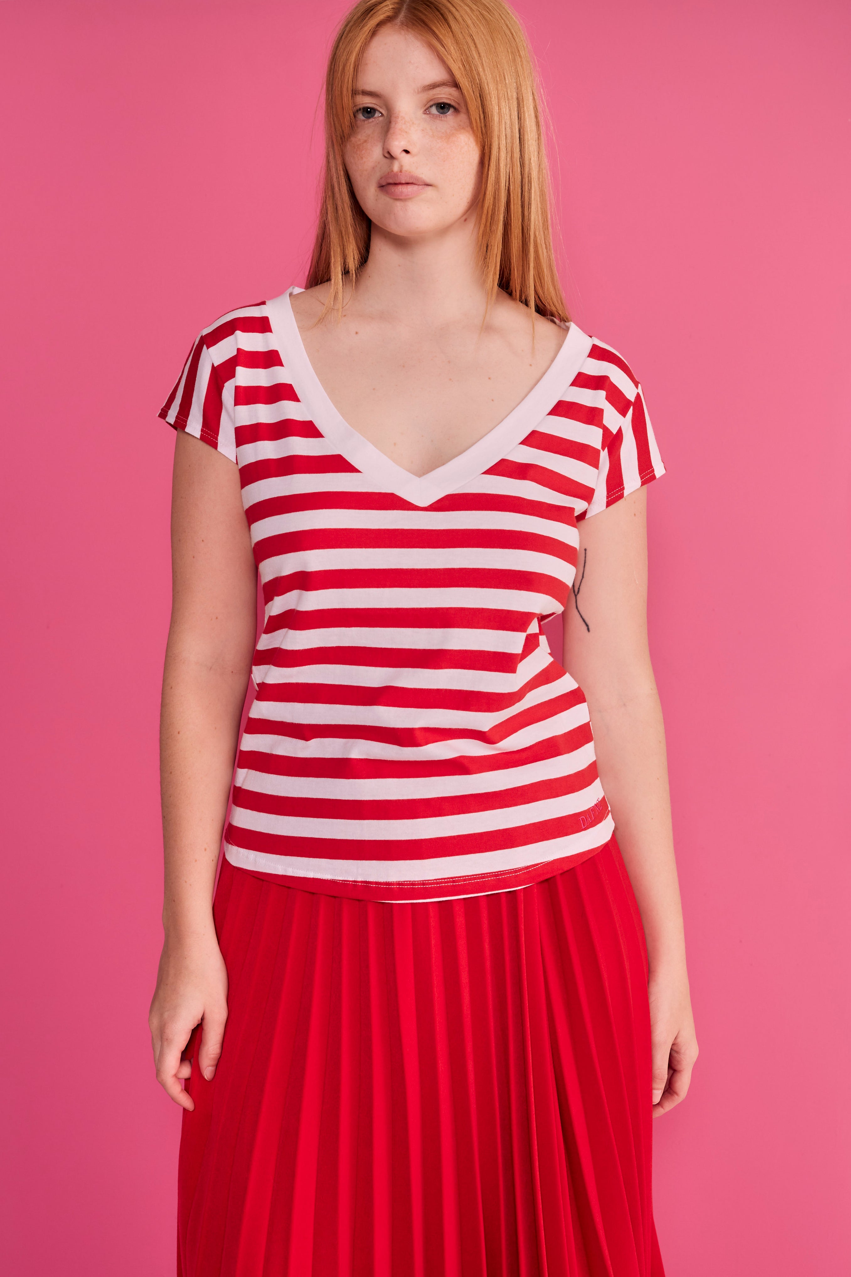 #color_red stripes