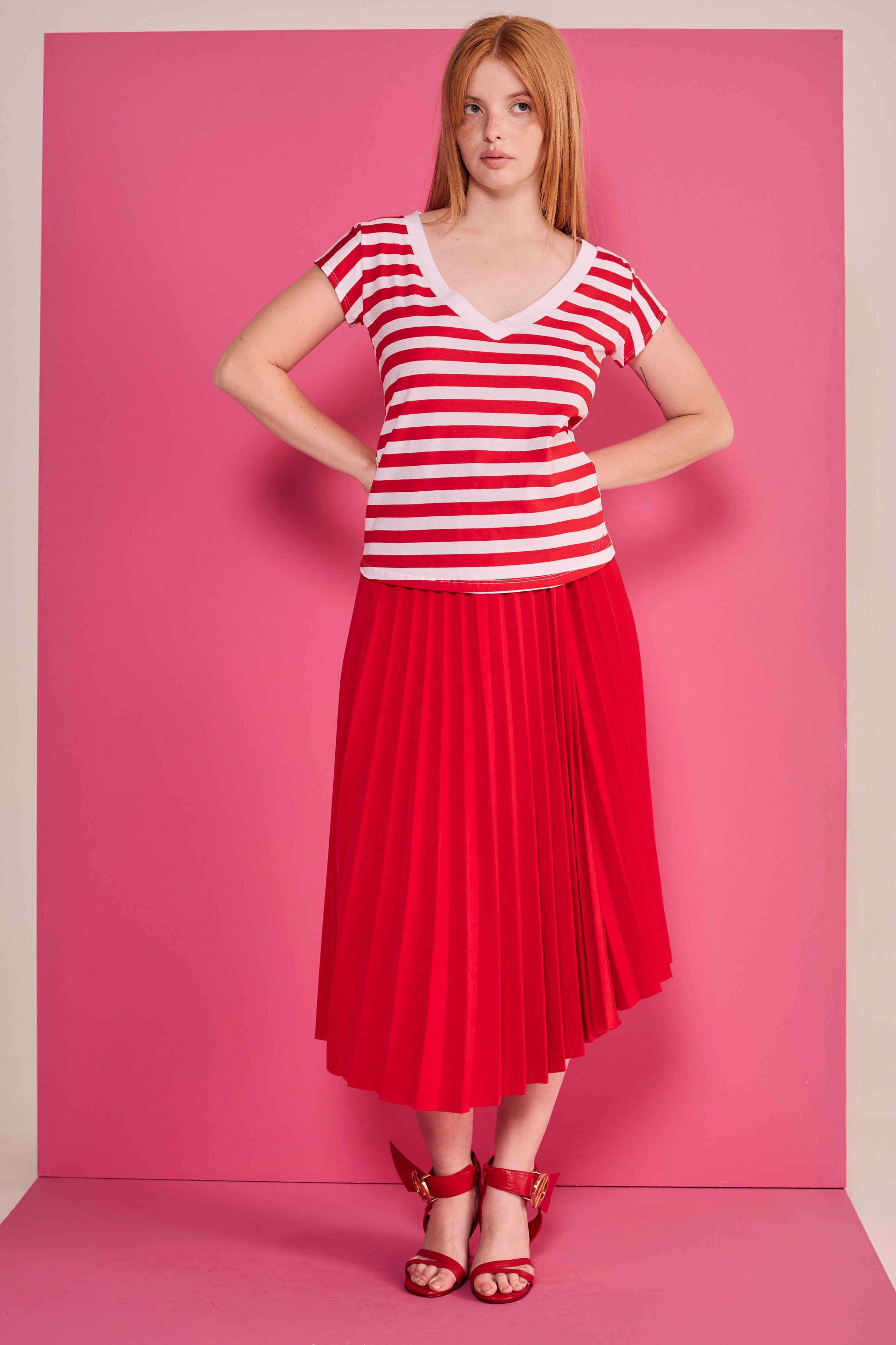 #color_red stripes