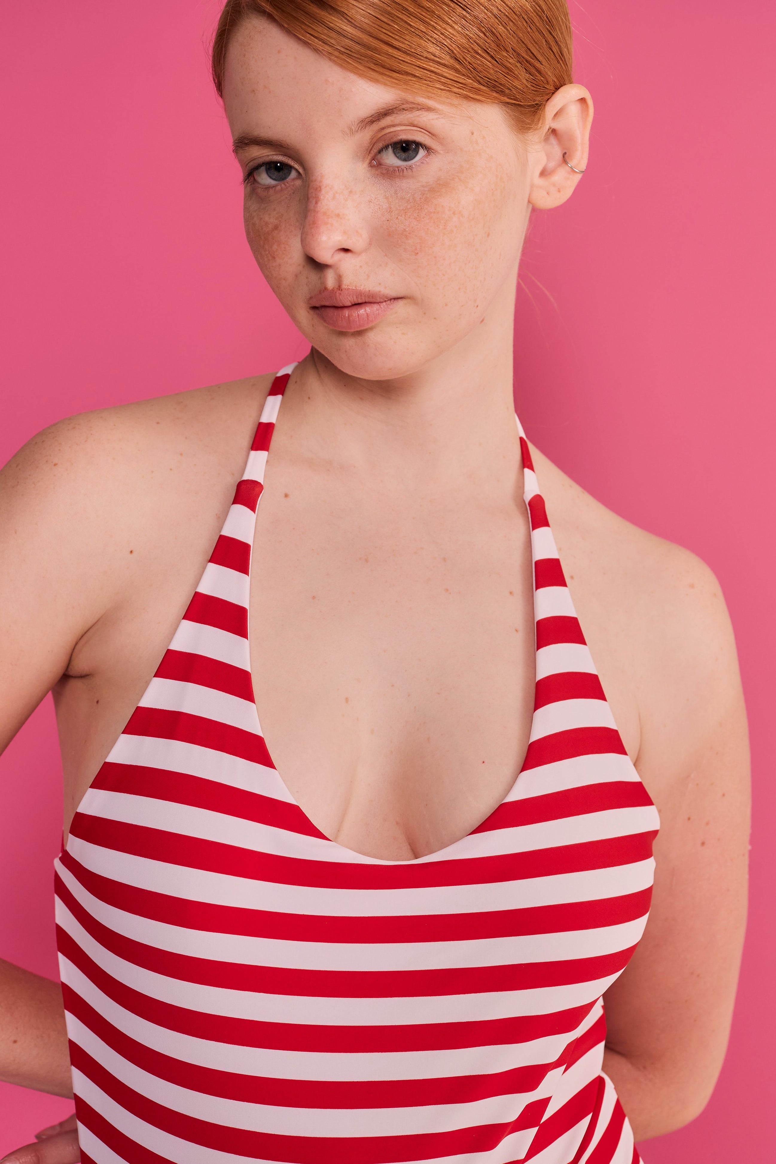 #color_stripes red white