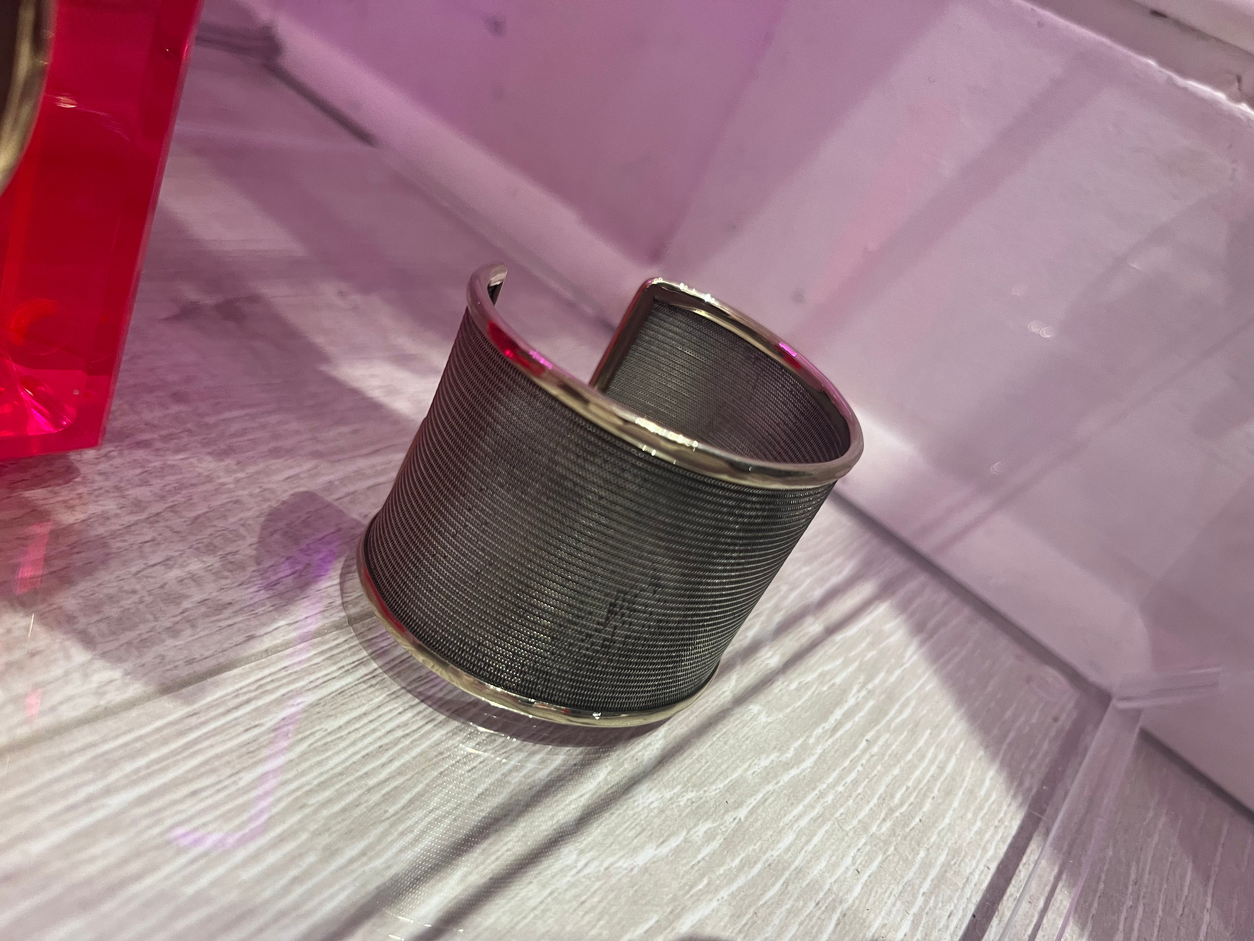 Talar Wrist Cuff